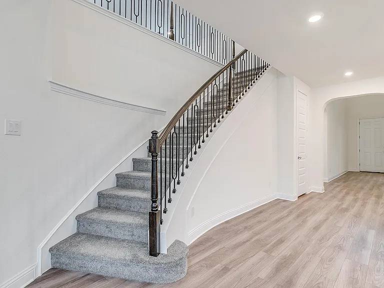 9836 Derbyshire Dr — Photo 64