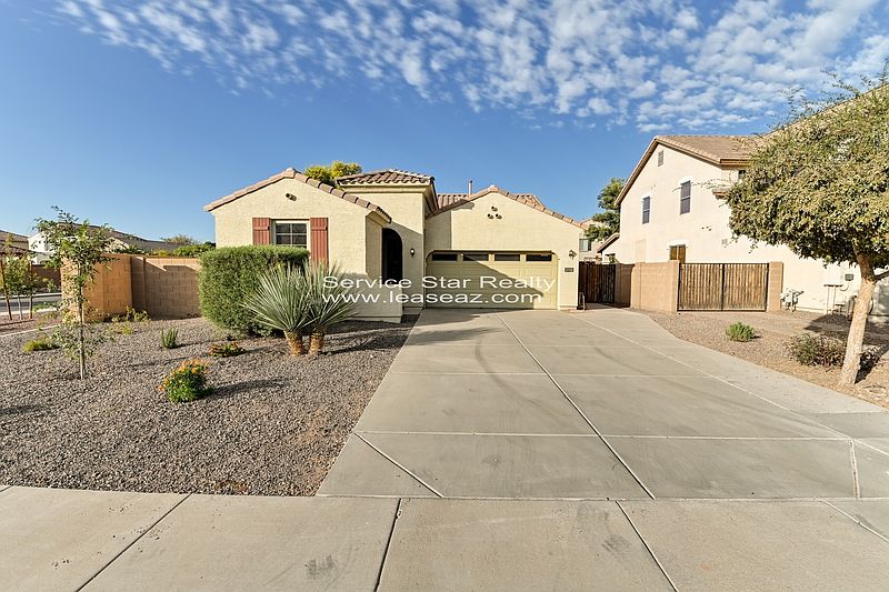 1st image of 2720 E Vermont Dr