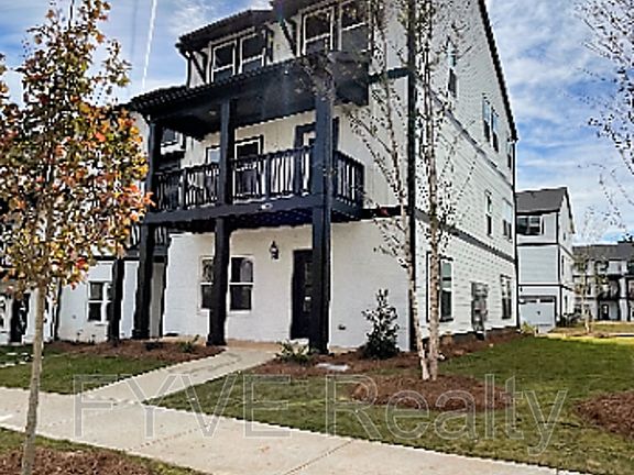3rd image of 1020 Knoxboro Ln