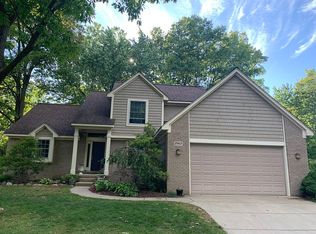 8963 Shiawasse Dr, Clarkston, MI 48348
