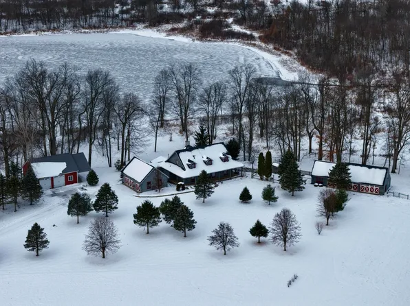 11445 F Dr S, Ceresco, MI 49033