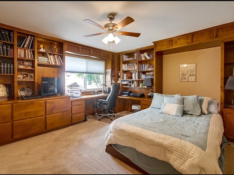 87 Kingston Ct W — Photo 10