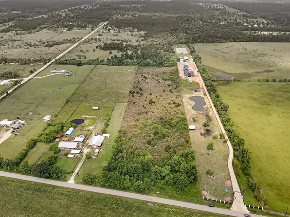 420 County Road 3011, Dayton, TX 77535