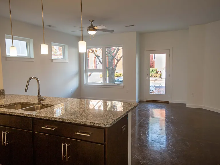 1216 Porter St #A — Photo 3