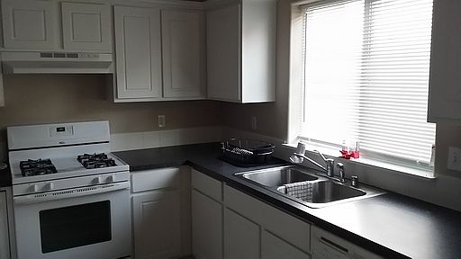 3rd image of 13822 NE 62nd St