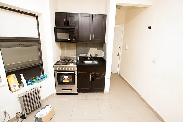 Rented by Jonis Realty | media 16