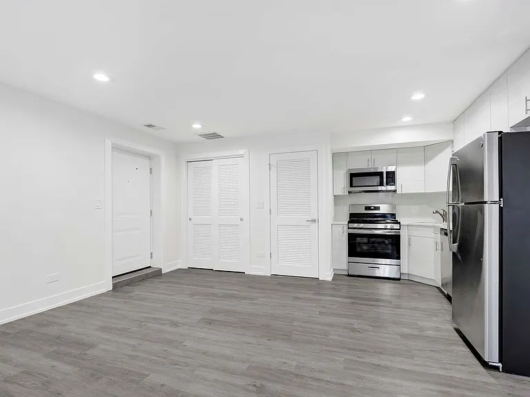 3648 S Paulina St #CH1 — Photo 2