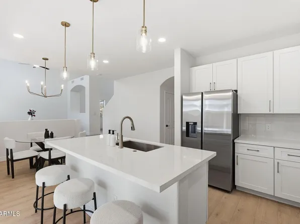 1910 S PORTLAND Avenue, Gilbert, AZ 85295