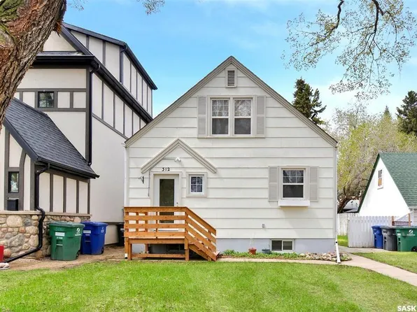 312 McKinnon AVENUE S, Saskatoon, SK S7N 1J6