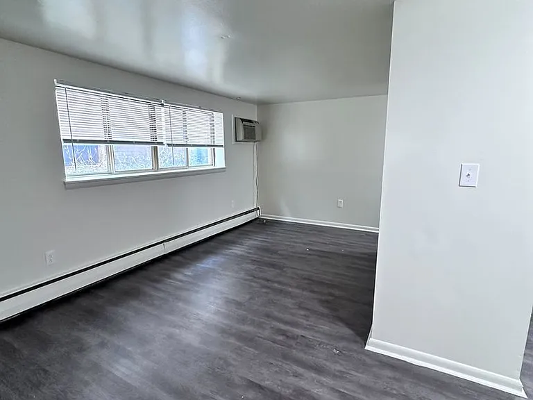 427 Wayne St — Photo 1