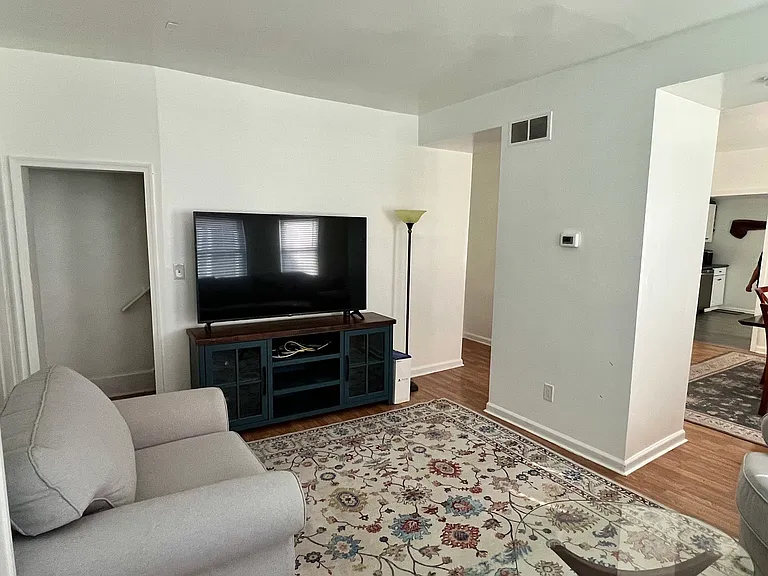 223 Fulton St — Photo 3