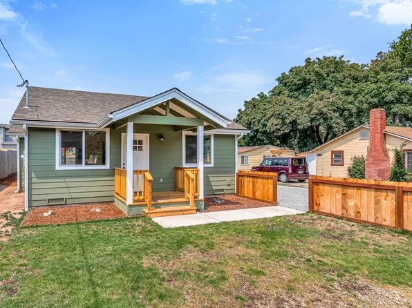 1416 Maple Ln, Grants Pass, OR 97527