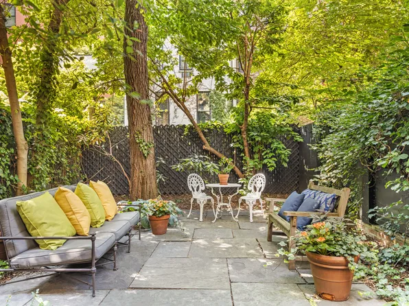 72 Perry Street image 1 of 14