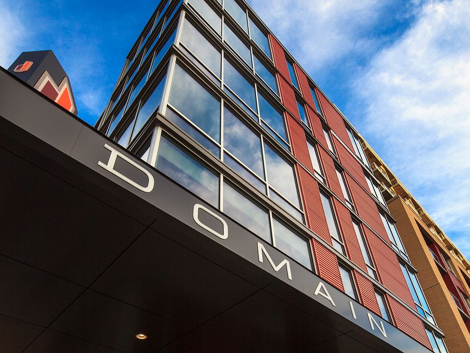 Domain Apartments in Downtown Madison, Wisconsin. Luxury studio, 1 bedroom, 1 bedroom + Den, and 2 bedroom apartments.