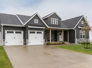 1702 Green Oak Pass, Tiffin, IA 52340