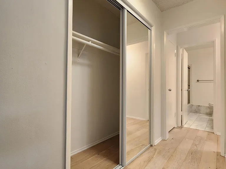 1243 Wellesley Ave #5 — Photo 18