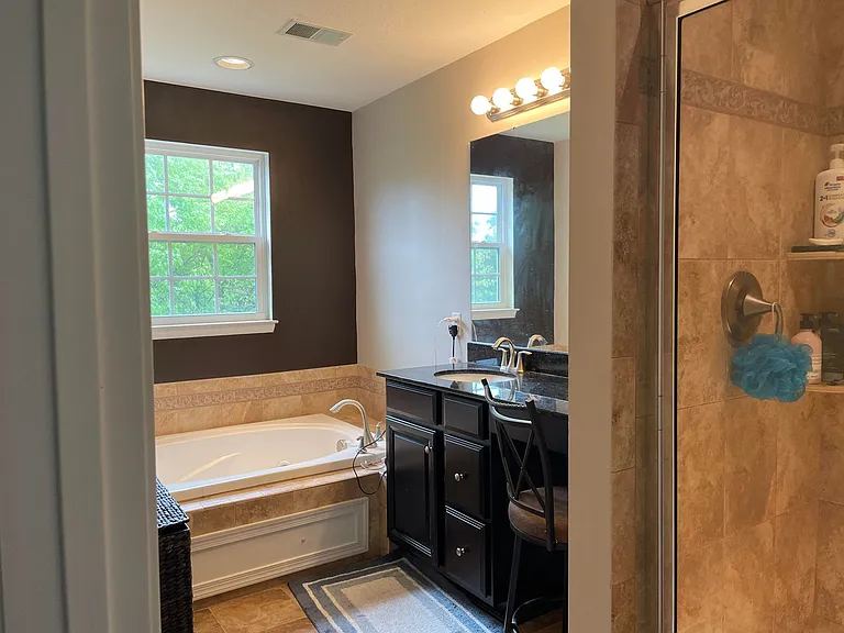715 Fairgate Dr — Photo 6