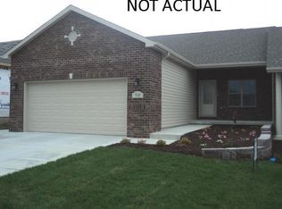 8224 Trail Ridge Ct, Lincoln, NE 68505