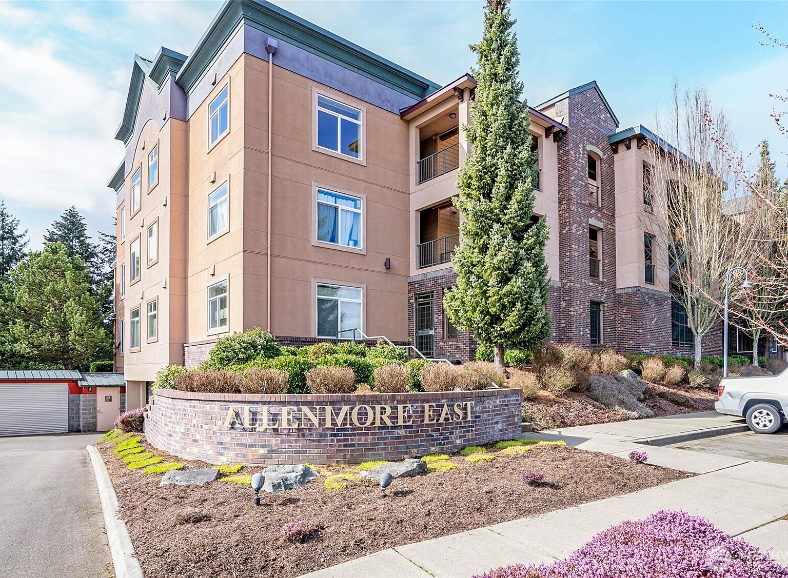 2440 S Steele Street #303