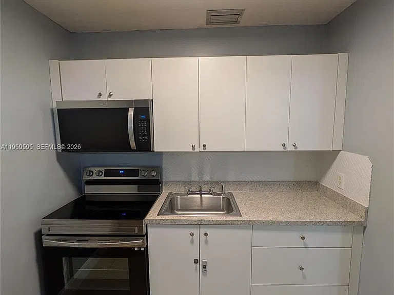 5820 NW 14th Ct — Photo 5