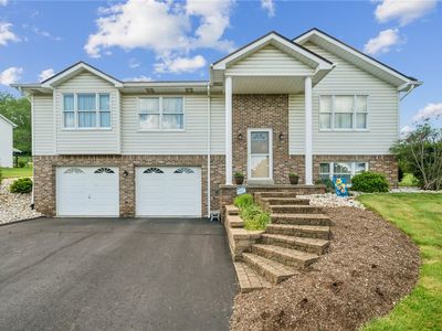 1045 New London Dr, Greensburg, PA, 15601