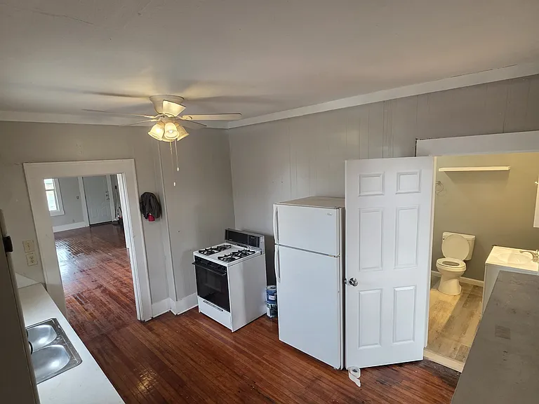 1401 Monroe St #B — Photo 4