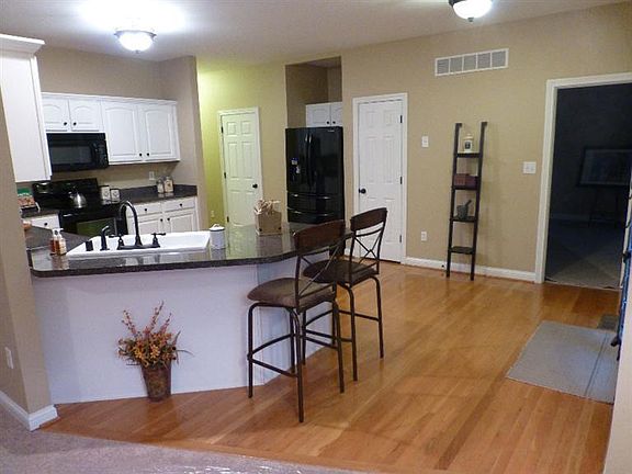 5th image of 2800 Red Leaf Dr