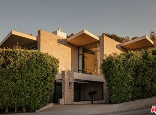 9233 Swallow Dr, Los Angeles, CA 90069