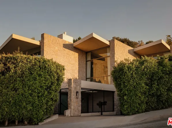 9233 Swallow Dr, Los Angeles, CA 90069