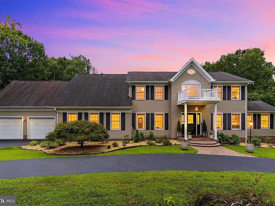1st image of 208 Morgans Ridge Ct
