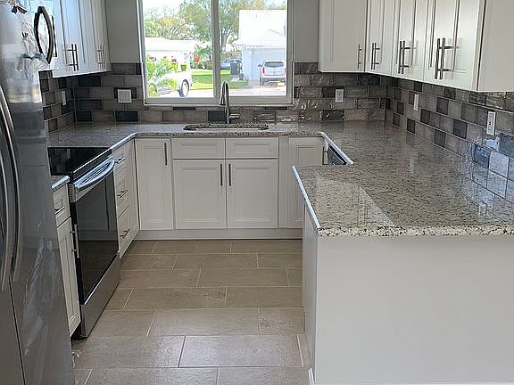 3rd image of 4305 Teakwood Cir