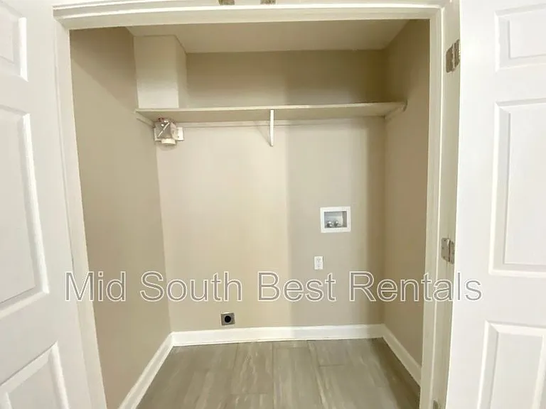 320 Bellewood Ln #B — Photo 5
