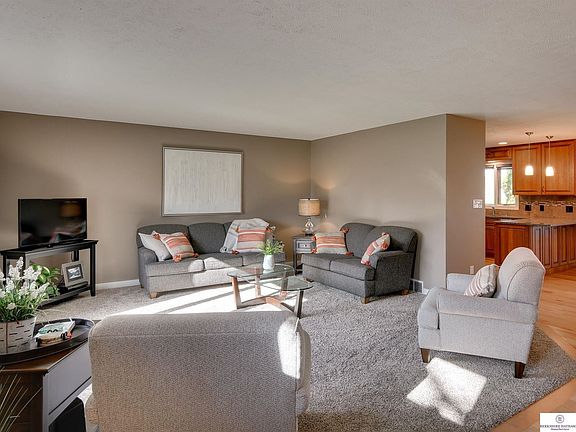 2nd image of 6131 Tennyson Cir