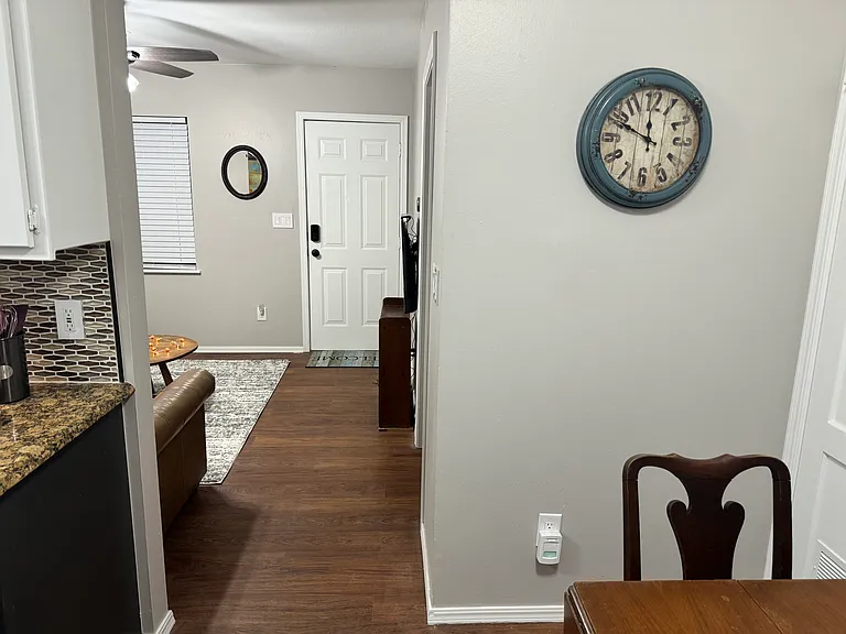 410 N Peters Ave — Photo 17