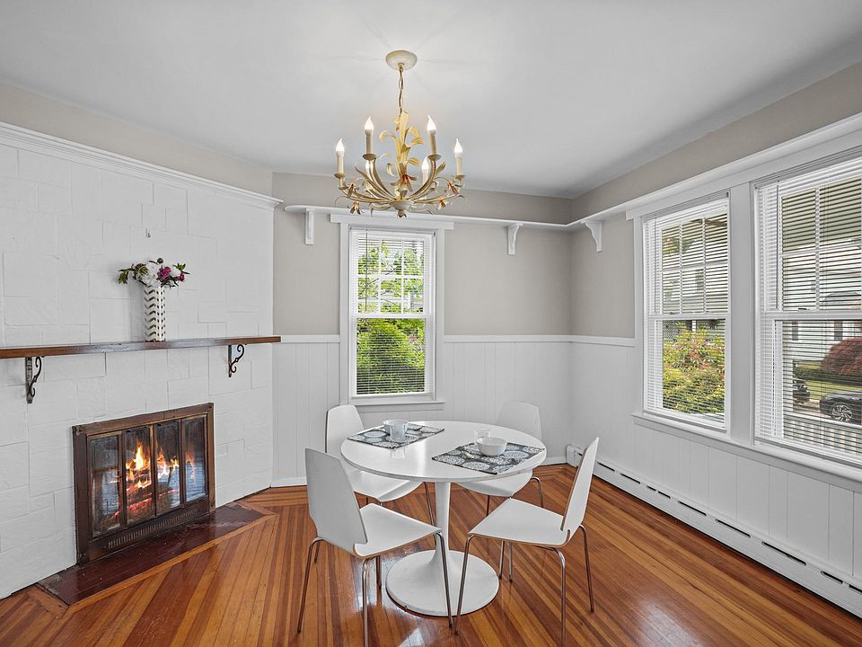 10 Peckham Ave Newport, RI, 02840 Apartments for Rent Zillow