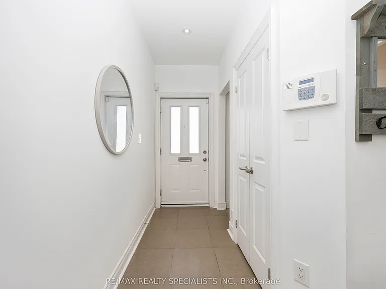 1864 Burnhamthorpe Rd E — Photo 19