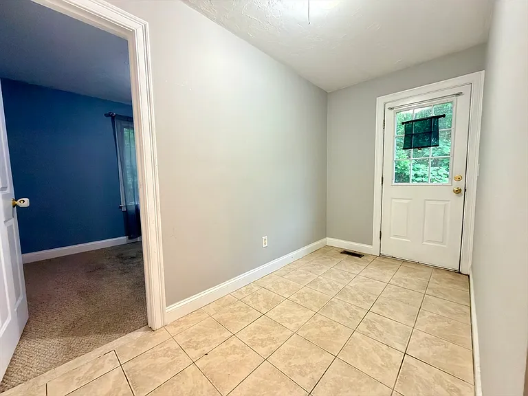 215 Main St — Photo 14