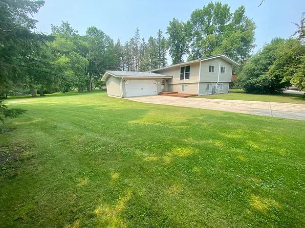 1701 Little John Ct, Thief River Falls, MN 56701