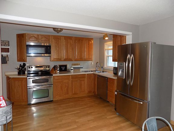 4th image of 714 S Prairie Ave
