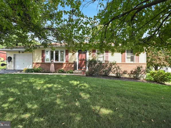 1519 E Newport Rd, Lititz, PA 17543