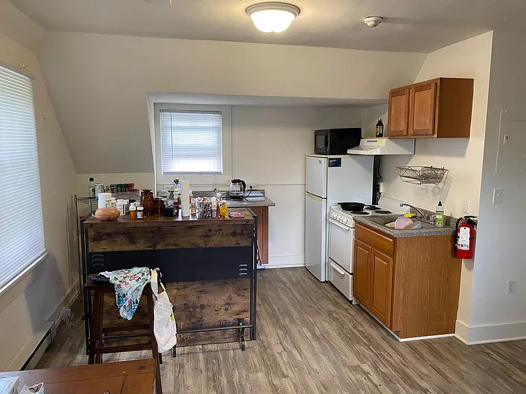 University Park Apartments near Cornell University — Photo 806