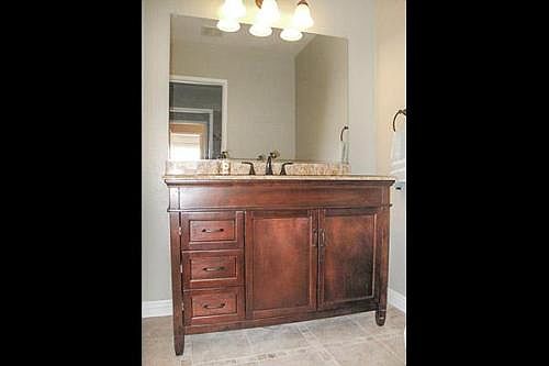 3rd image of 5457 Hermitage Ave APT 103