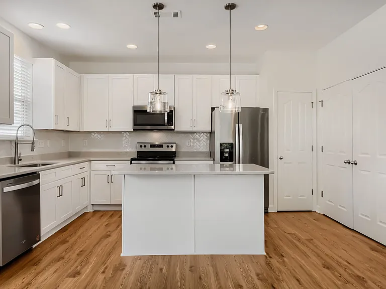 13718 Aldenbrook Dr — Photo 29