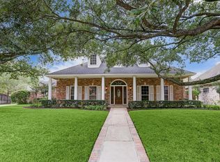 11322 Riverview Dr, Houston, TX 77077