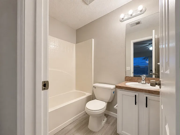 139 Jones Ln #B — Photo 13