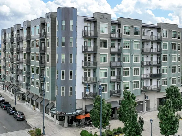 Elan Redmond, 16325 Cleveland St #324, Redmond, WA 98052