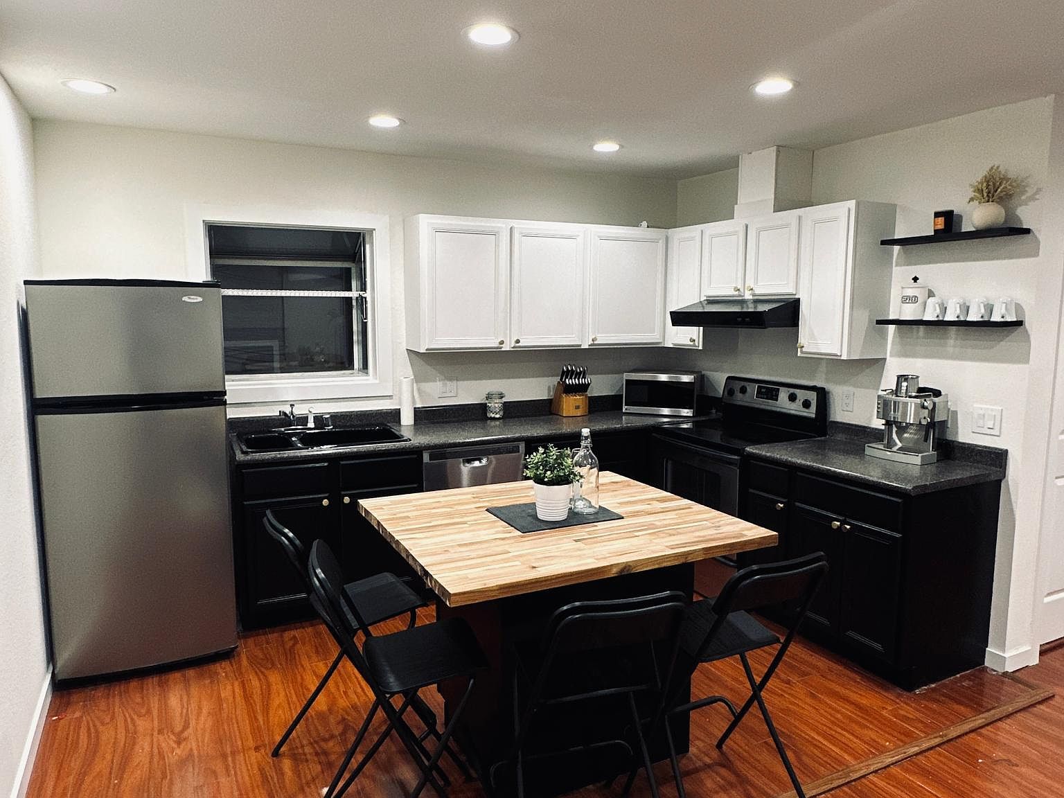 8801 Thermal St, Oakland, CA 94605 Zillow