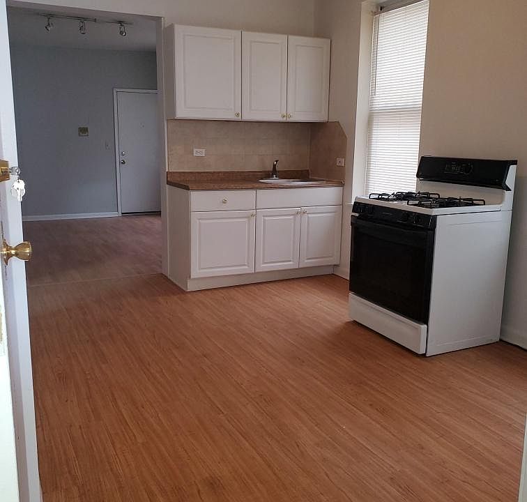 1st image of 2143 W Belmont Ave #1REAR