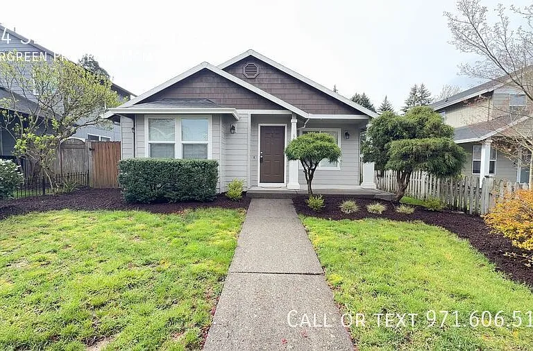 664 SE Myrtlewood Pl — Photo 1