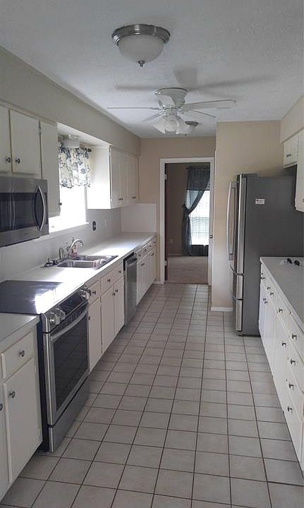 1st image of 423 Broadmoor St